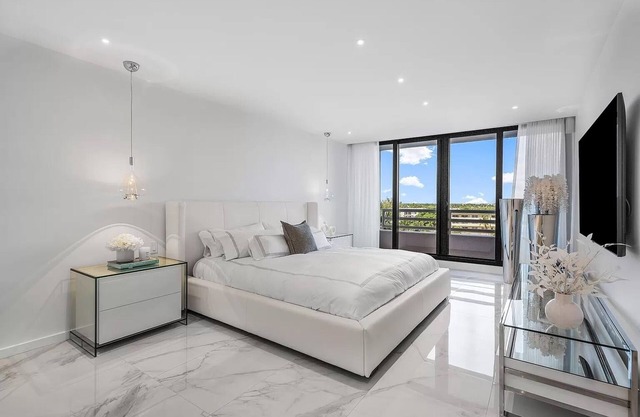 Luxury Oceanfront Living in Boca Raton - Unparalleled Paradise Awaits!