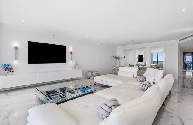 Luxury Oceanfront Living in Boca Raton - Unparalleled Paradise Awaits!