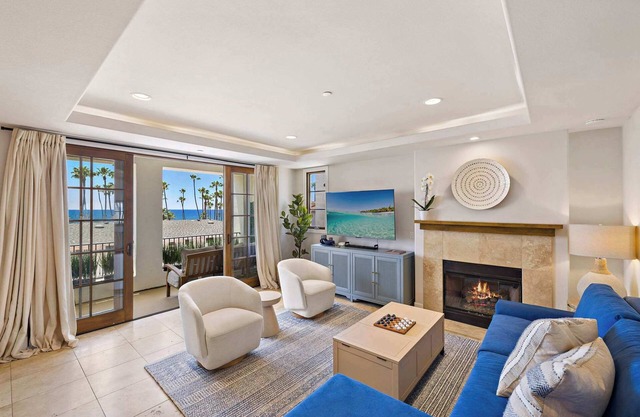 Luxury Oceanview Retreat, Walk to Beach, 5starstay