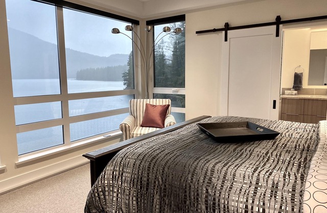 Luxury on Cultus Lake
