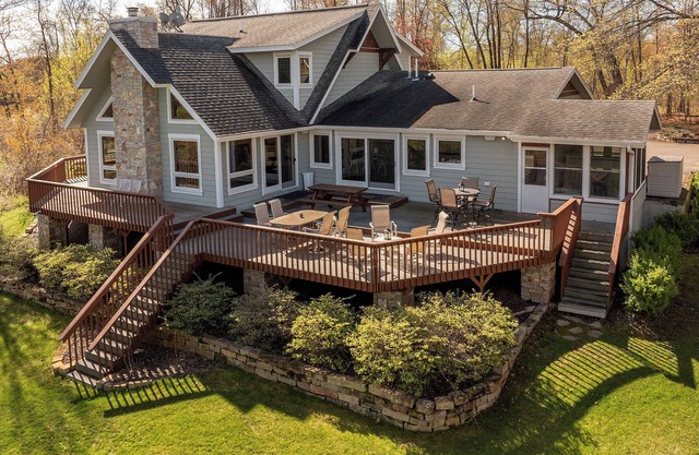 Private Gated Estate located on North Long Lake with Hot Tub and games!