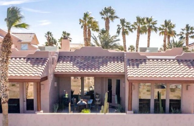 "Luxury On The Hill" w/Pool/Views/Pet-Friendly