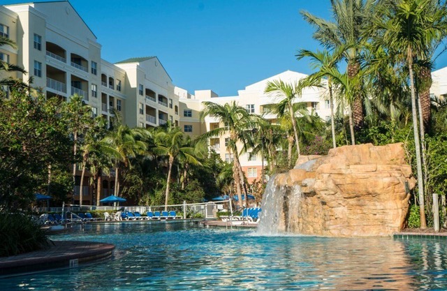 Luxury One Bedroom and One Bathroom Unit with Full Amenities