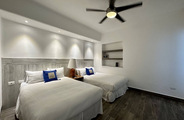 NEUE LUXUS-SUITE MIT EINEM SCHLAFZIMMER ★ MIT BLICK AUF DIE HOTELZONE / LAGUNE