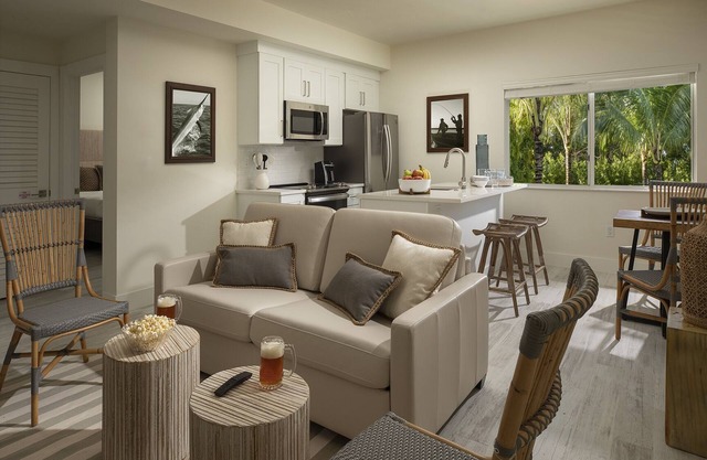 Luxury One Bedroom Condo #3