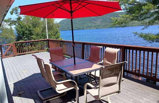 Luxus mit Blick auf den Großen Sacandaga See