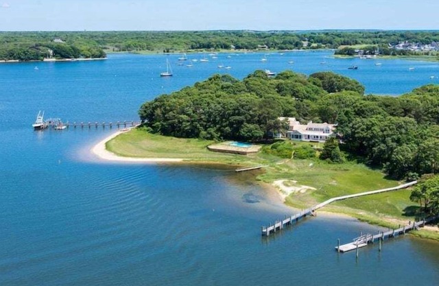 Luxury Oyster Harbors Retreat With World Class Amenities RPAM057
