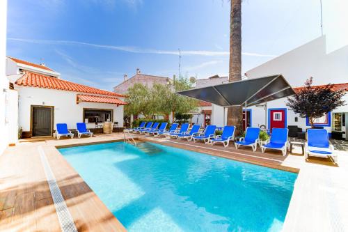 Luxury Palm Suites