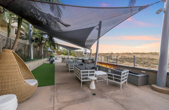 Luxury Penthouse! Amenities Galore! w/King Bed