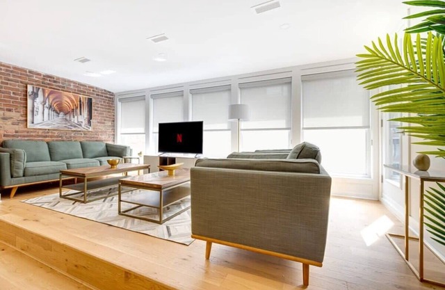 Luxury Penthouse w/Rooftop Patio & Parking - 8