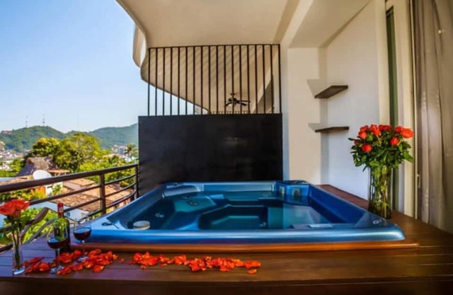 Luxury Pinnacle with jacuzzi