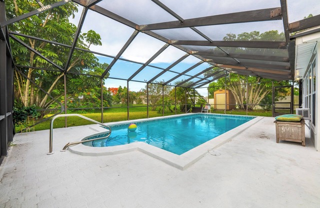 Luxury pool house!#2