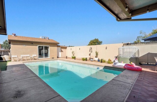 Luxury Poolside Retreat in ABQ Near Trails, Breweries, Sandia Mountain