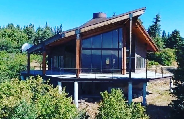 Luxus Private Hütte. Spektakuläre Kulisse! 4 Bdrms, 80 Morgen, heiße Wanne.