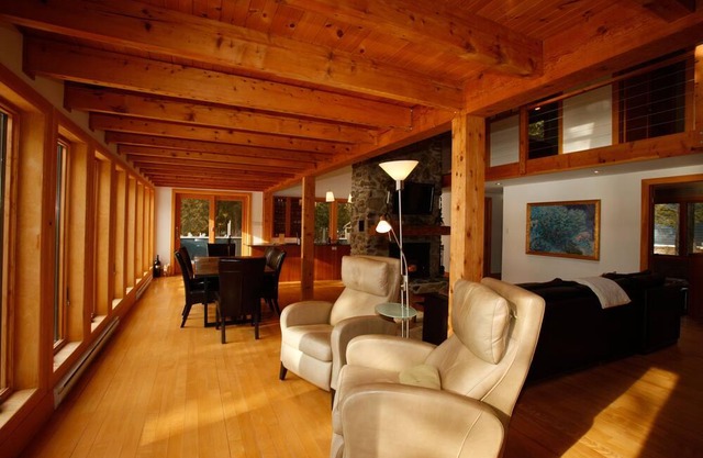 Luxury Private Property Directly On The Lake with small beach and wharf