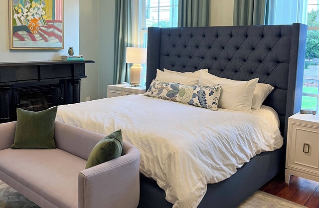 Luxury Private Suite in Boutique Historic Inn The Athenian- Downtown Location