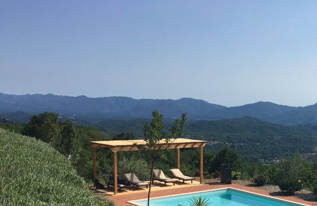 Luxuriöse private Villa mit 15mx6m Pool. Private Einstellung mit Panoramablick