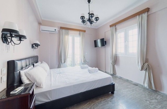 Luxus-Vierbettzimmer (in den stellatos hotel apartments & suites)