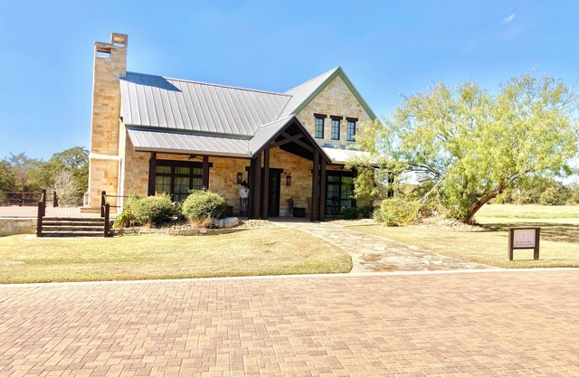 Luxury Ranch house near College Station