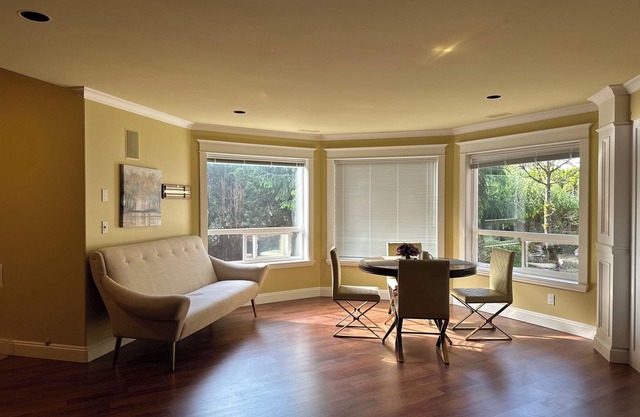 Luxury Red-brick House With 2 Bedrooms/1 Bathroom [Not Whole House]