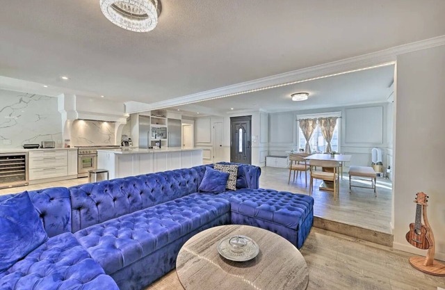 Luxury Renovated Central Claremont Retreat