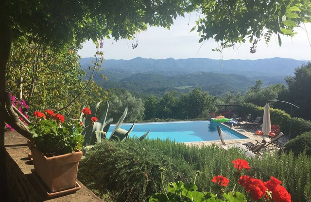 Beautiful traditional farmhouse with stunning views and infinity pool