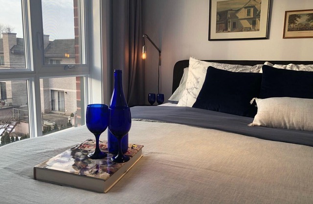 Luxury retreat*brand-new*2 queen beds*gym 24/7
