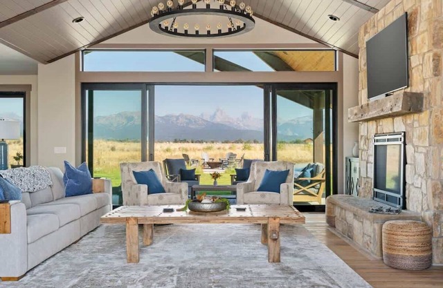 Basecamp Stays: Lux Retreat, Teton Views, 3 Acres