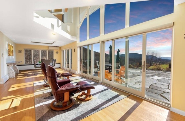 Luxury Retreat w Incredible View