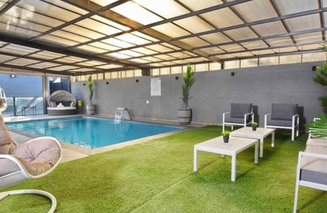 Luxury Retreat W/ Pool, Jacuzzi & Entertainment
