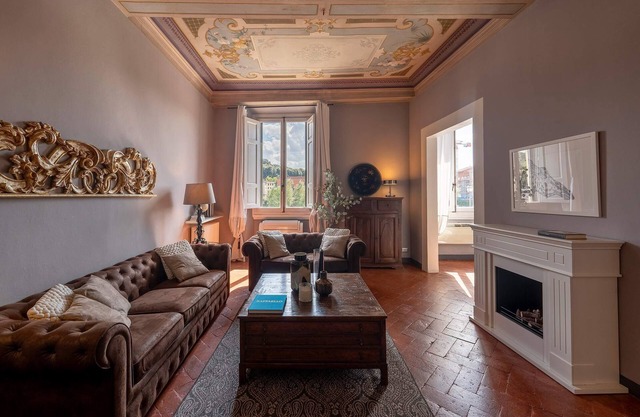 Luxury river view apartment. Biblioteca Nazionale