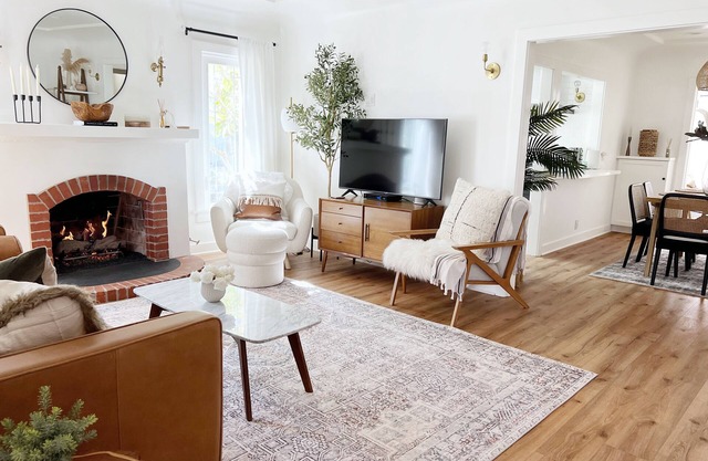 Luxury Romantic Cottage + SEA STEPS TO MOONLIGHT in Phenomenal Encinitas