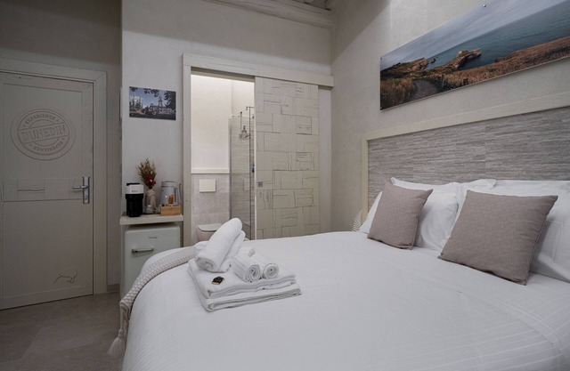 Luxury room near Rasiglia, Foligno - Dunedin