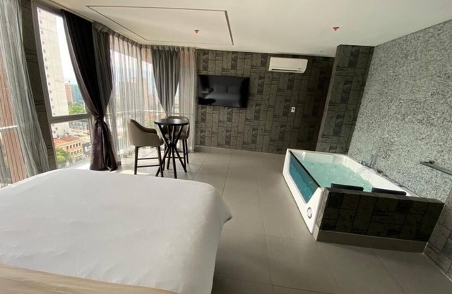 Luxuszimmer mit Whirlpool und herrlicher Aussicht