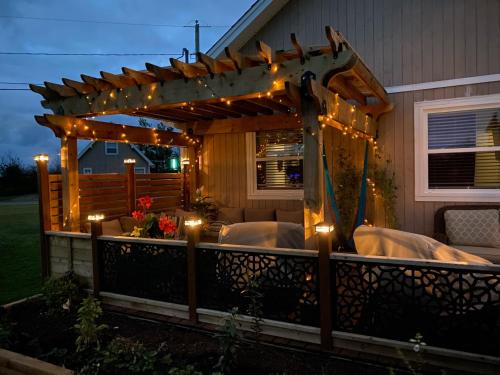 LUXURY ROSE COTTAGE ,ABOITEAU BEACH,CAP PELE