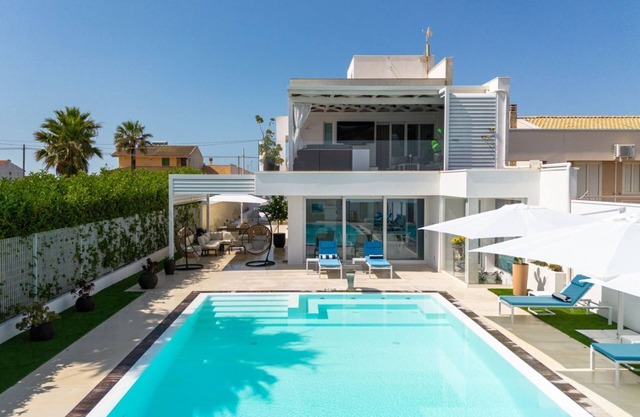Luxury Sea View Villa with Pool in Santa Maria del Focallo – Villa Barbara, Sici