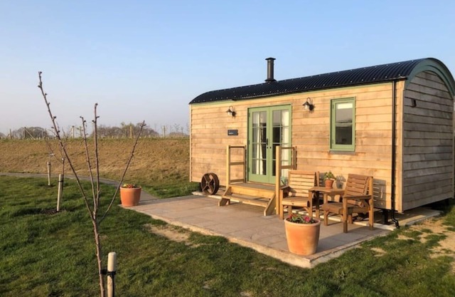 Luxury Shepherd's Hut with woodburner