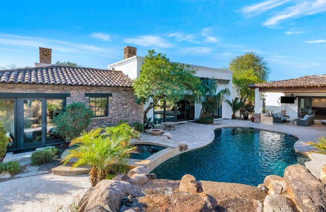 Luxury Single Story Home w/ Pool House, Heated Pool/Spa, Outdoor Living, Fire Pit, Garage Parking!