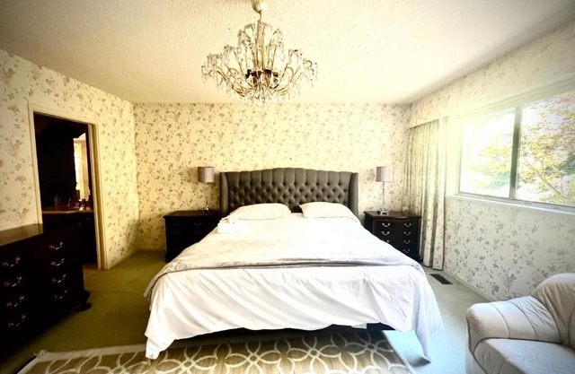 Luxury Space close to UBC