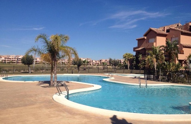 Luxury Spacious Apartment With Golf, Pool & Lake Views 5 Stars