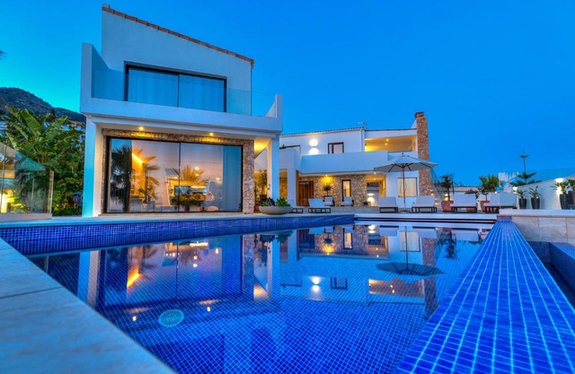 Luxury stay in Villa Capellania.