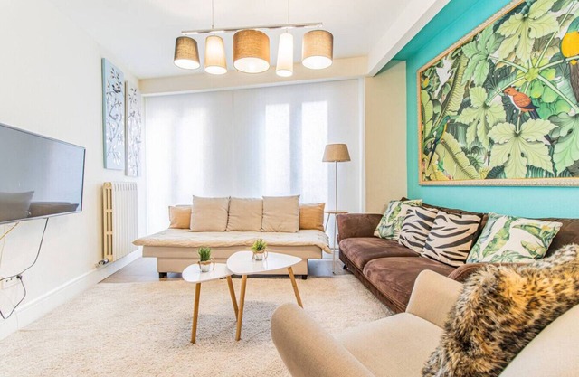 Luxury Stay in Zaragoza's Prime Location