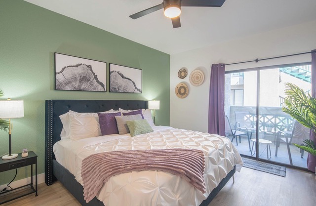 Steps to Shops & Dining Pool Access King Bed