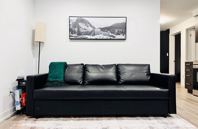 Luxury Stay Near Niagara Falls