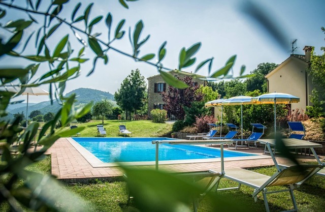 Luxusvilla aus Stein, separates Häuschen. Privater Pool. Superb Location & Views! W-lan