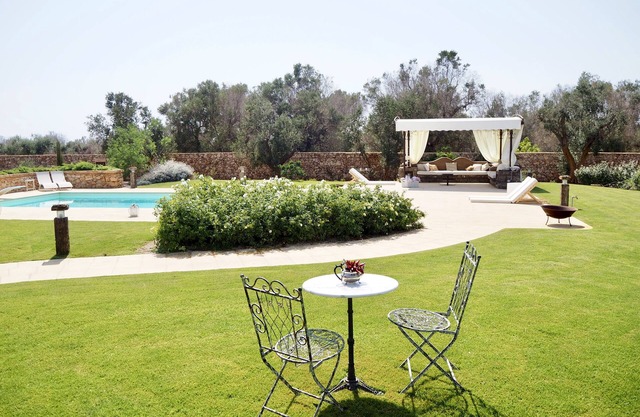 Luxuriöses Steinhaus mit privatem 12x5m Pool, wunderschönem Garten und Grillplatz