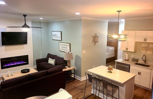 Luxury Studio Apt, walk to restaurants and bars