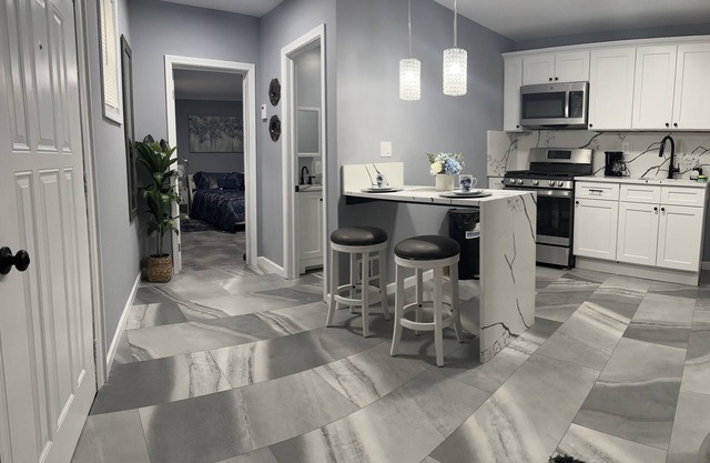 Luxury studio Downtown Utica