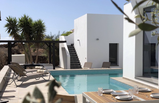 Luxus, stilvolle und moderne Villa mit 3 Schlafzimmern, kostenlosem WiFi