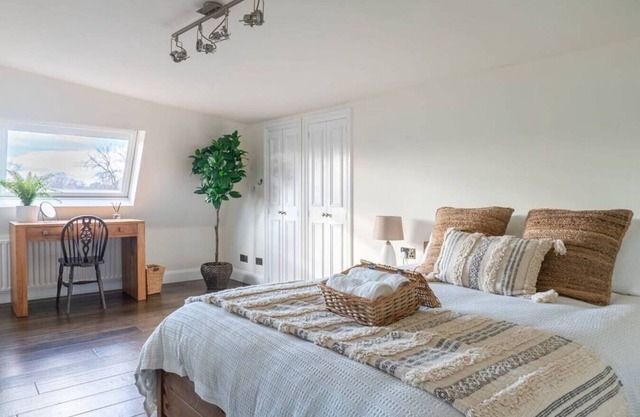 Luxury & Stylish Huge London Apartment